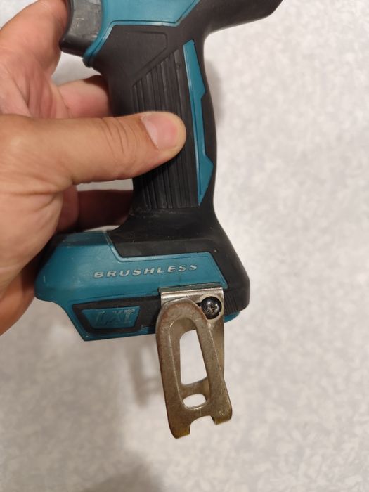 Акумулаторен безчетков винтоверт Макита Makita DDF484  100% ориги