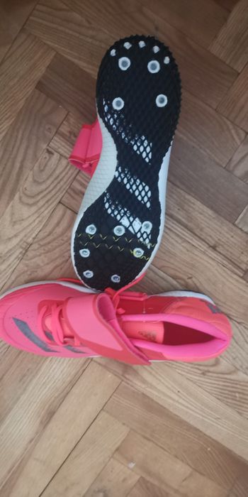 Нови, Оригинални Шпайкове Adidas, за спринт и средни бягания