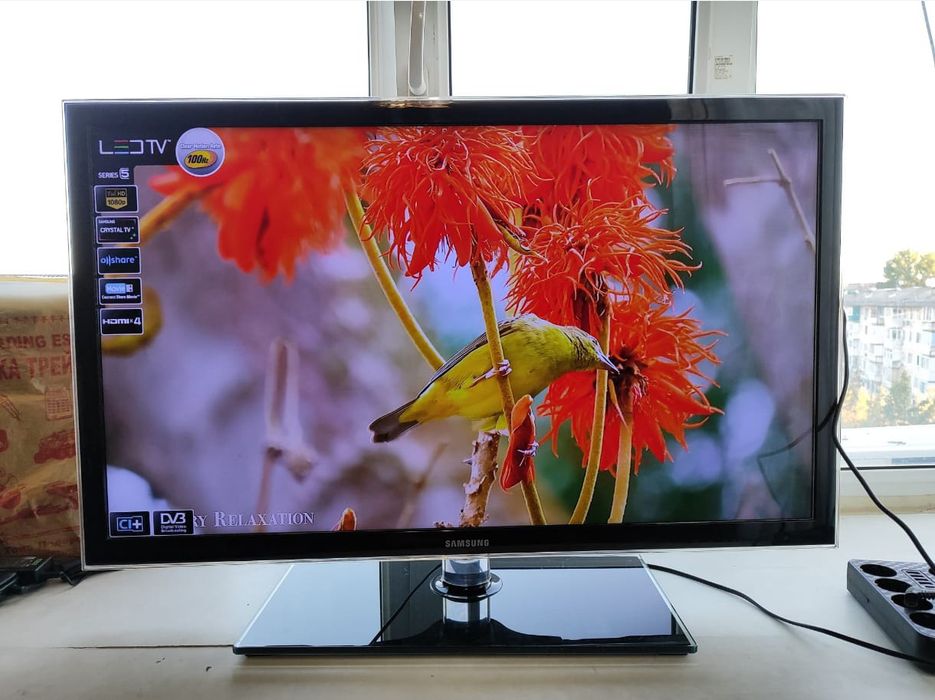 Смарт телевизор Samsung 81 см WiFi YouTube