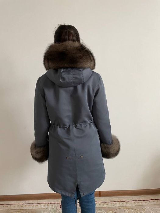 Продам Парку новую