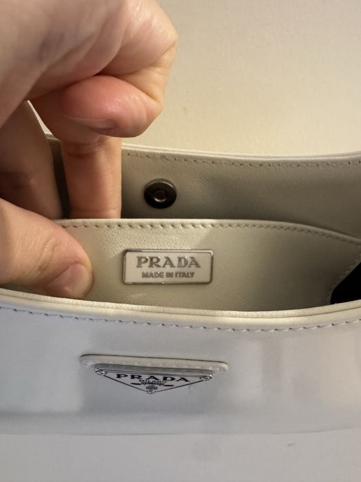 Geanta PRADA  un model superb
