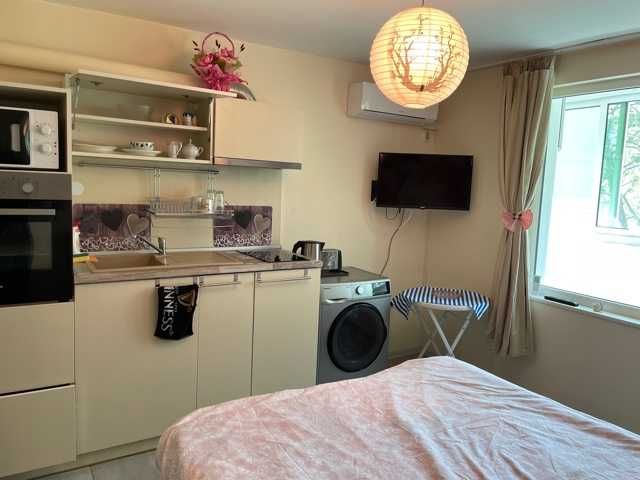 Дава се под наем Едностаен апартамент в Варна, Общината - 30 кв.м за 382.5 € - Снимка #2