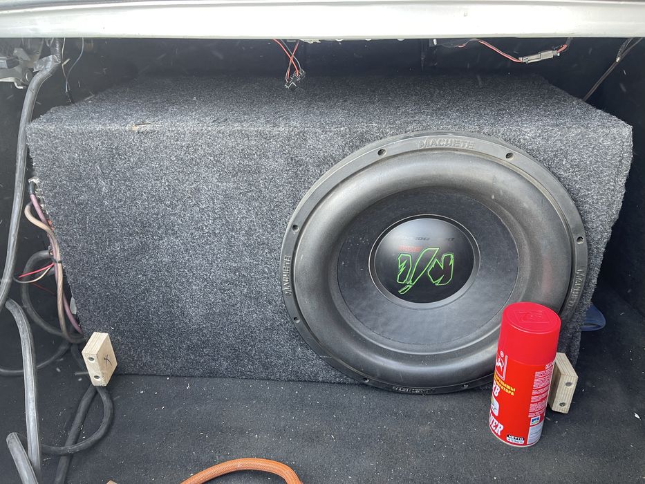 Продам сабвуфер deaf bounce 15дюймовый