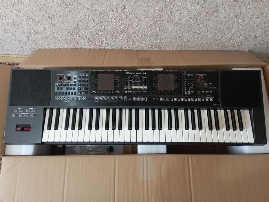 Срочно Роланд ЕА7 сотилади упаковка
