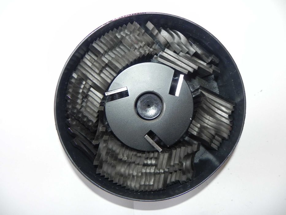 Freza cap butuc si set de 75 cutite 40mm lat abric sau freza verticala