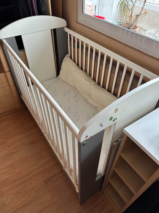 Детско Креватче с Матрак 120х60 и Обиколник на Lorelli