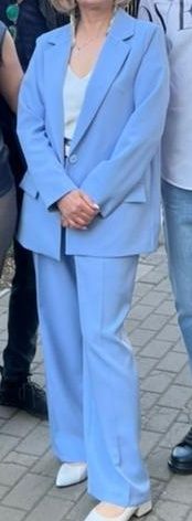 Продам костюм женский