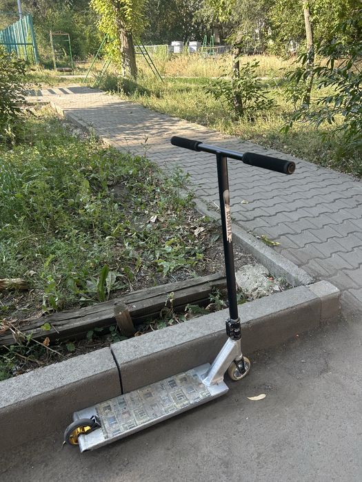 самокат трюковой