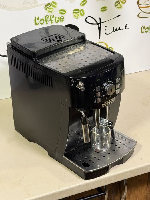 Кафемашина кафе автомат delonghi magnifica S с гаранция