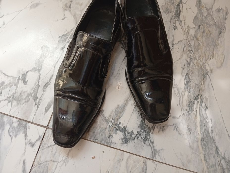 Туфли мужские лакированные.