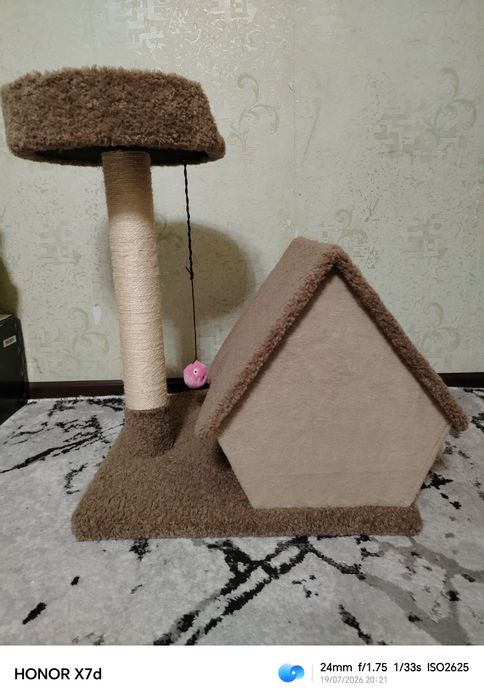 Продаётся домик для кошек.