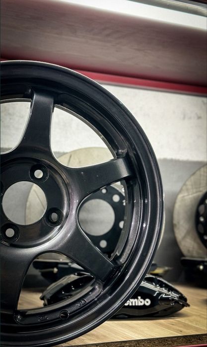 Продам диски R15 в идиальном состоянии не китай с шинами новыми