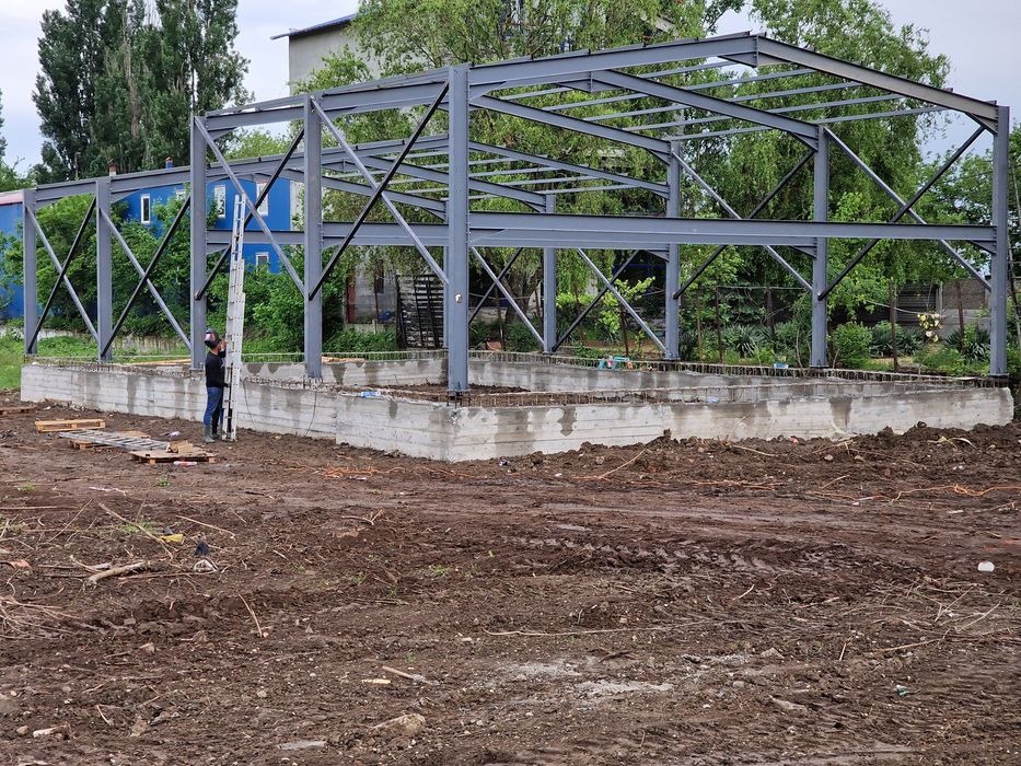 Vand hala metalica structura