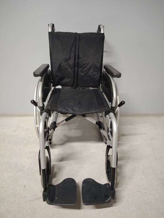 Scaun cu rotile/Carucior rulant pentru persoane cu handicap141