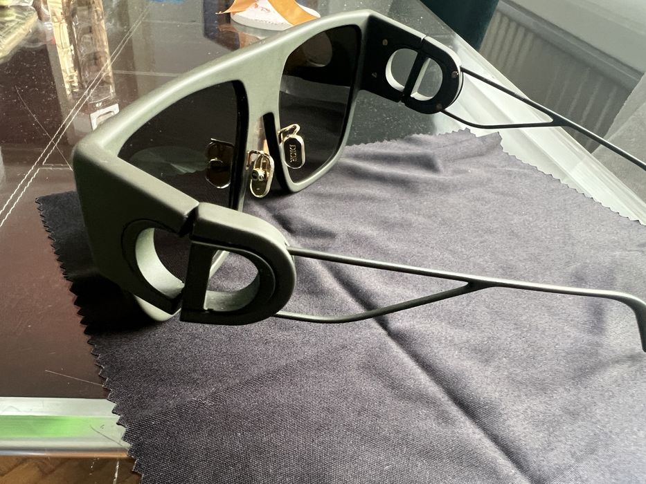 Christian Dior 30 Montaigne S3U