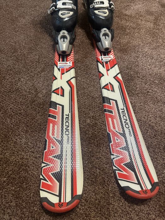 Skiuri 130cm si clapari