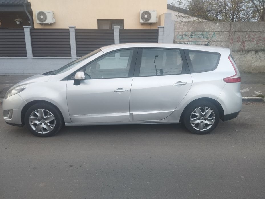 RENAULT Scenic 2011 — imagine 3