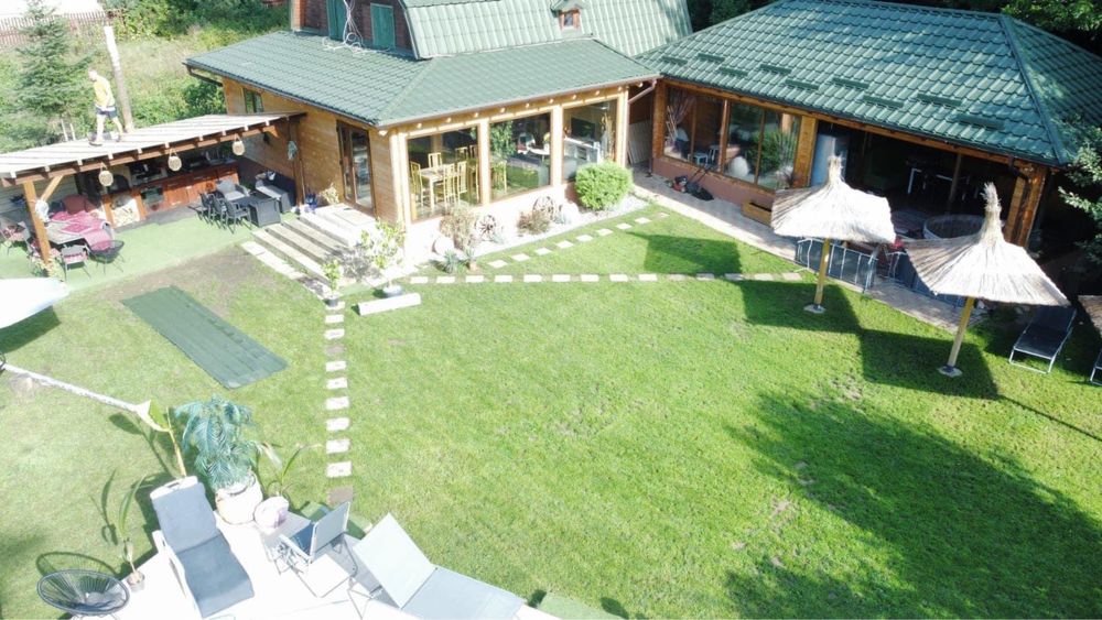 Închiriez Casa de vacanta  cu  sauna , ciubăr și piscina. Incalzita