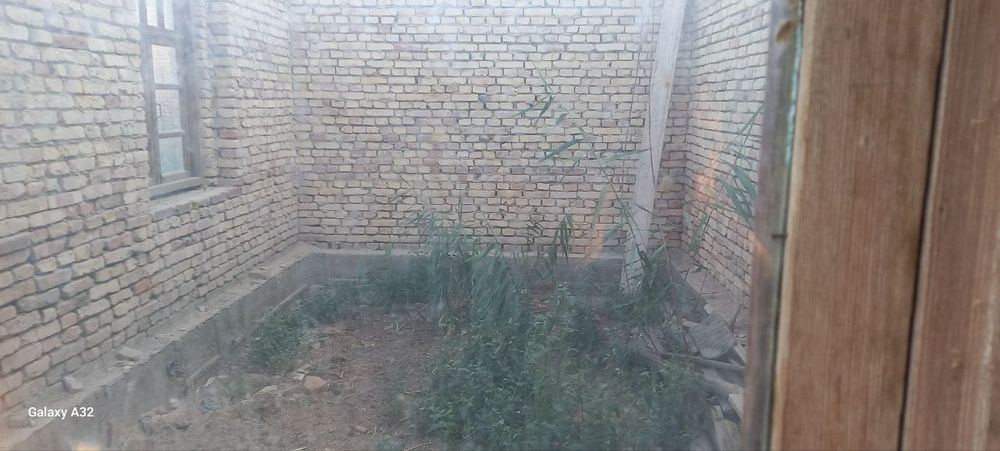 Курулиши битмаган участка