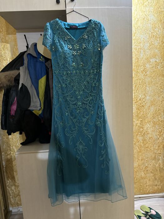 Срочно продам вечерные платья