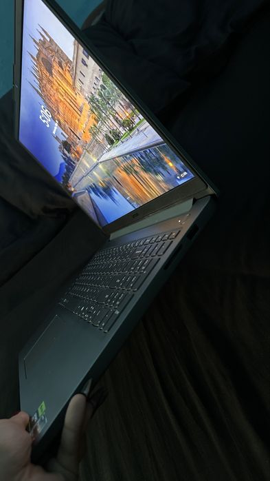 Laptop gaming lenovo