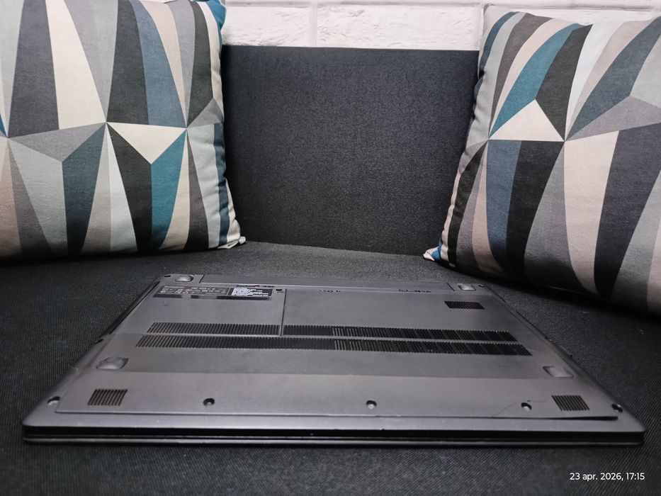 Lenovo G500s | i5-3230M 2,60 Ghz | 16.00 GB RAM | SSD Samsung  128 | NVIDIA GeForce GT 720M (2 GB) + Intel Graphics 4000 |
