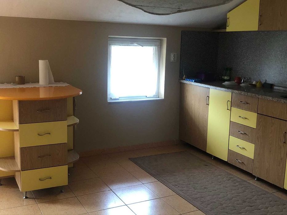 Продавам къща в квартал Марийно