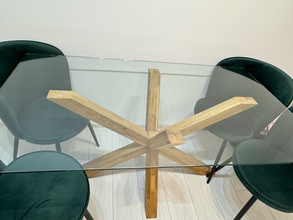 Masa living cu blat de sticla + scaune