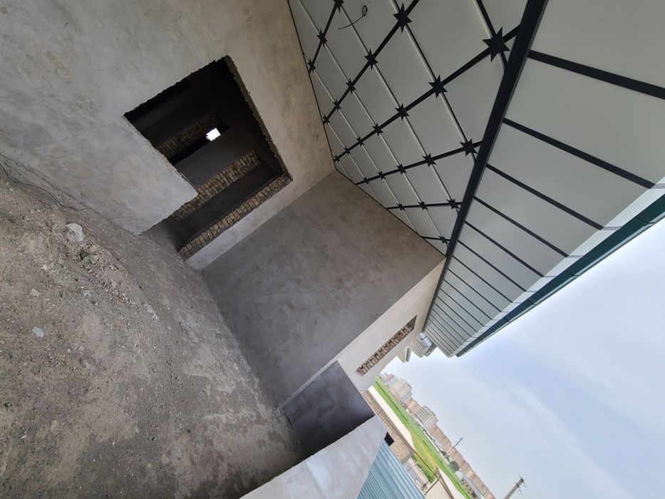 Бухоро 5 мкрн орка томонда 2 этажлик коробка участка сотилади