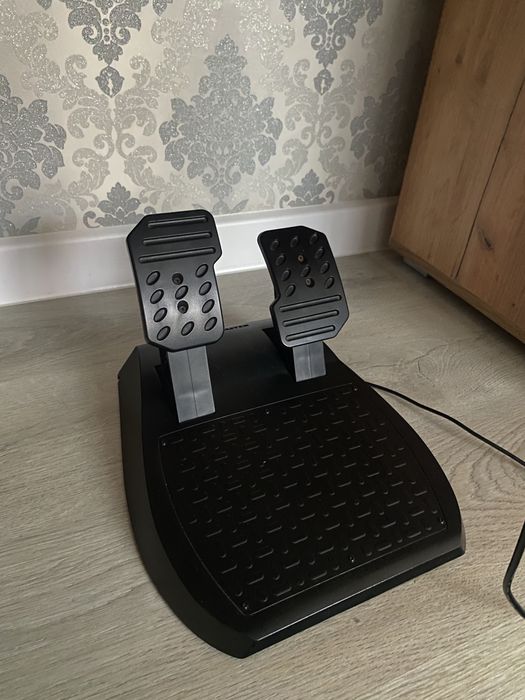 Игровой руль Thrustmaster T80