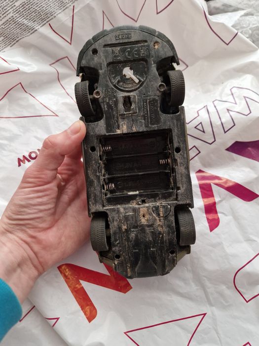 Продам машинку игрушечную