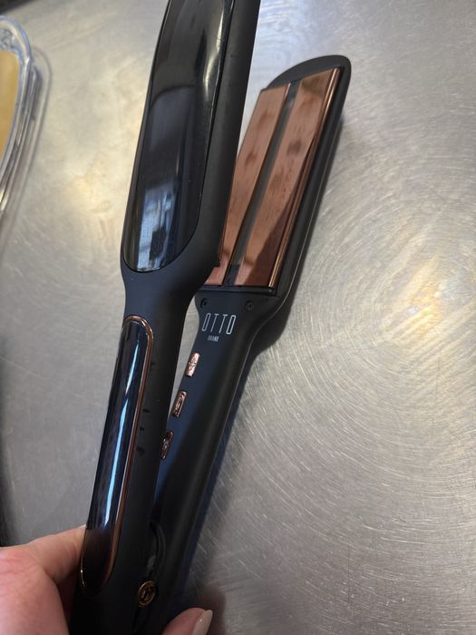 Преса за изправяне на коса Отто