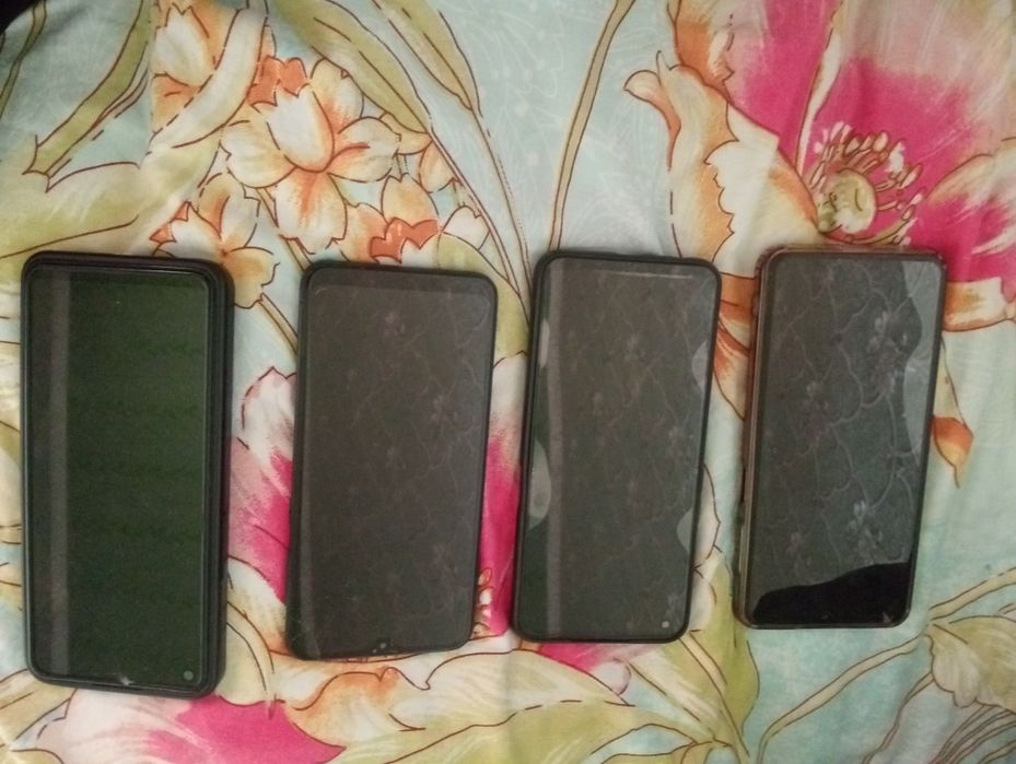 4 Телефон сатылады