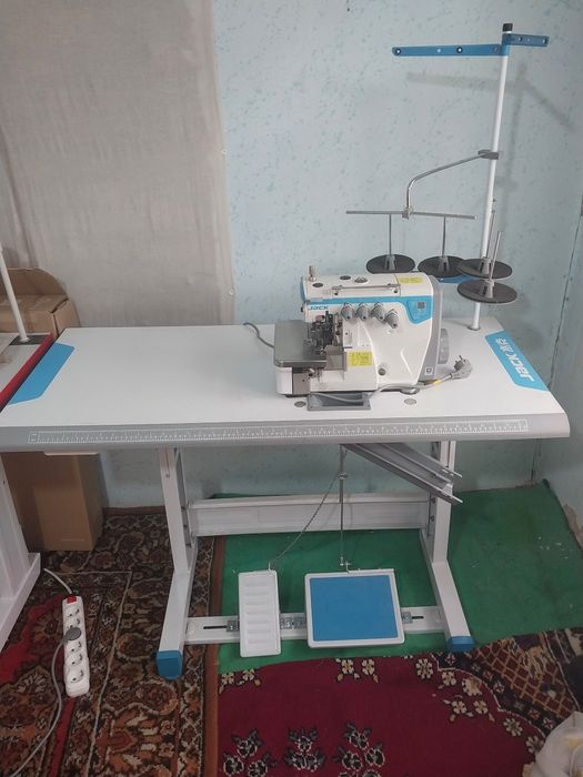 Averlok sotiladi. Yangi. Umuman hech narsa tikillmagan