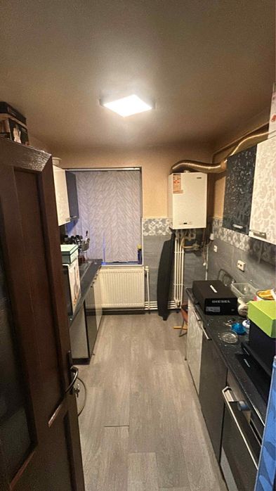 Vand apartament doua camere