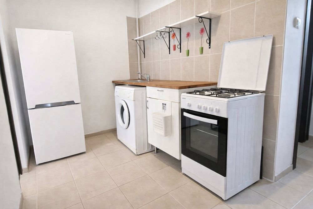 Garsoniera/Spatiu comercial/Cabinet/Salon/Birou Drumul Taberei cu intrare proprie