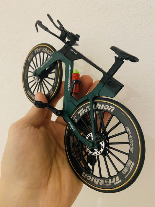 Bicicleta- macheta metalica