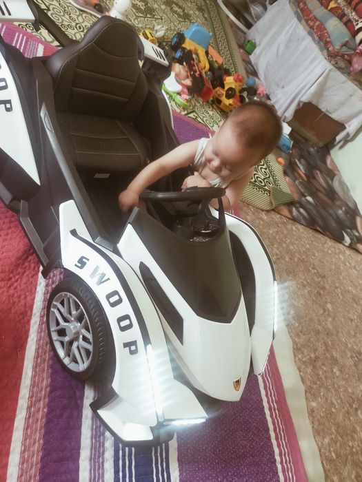 Спортыивнй машина сатылады