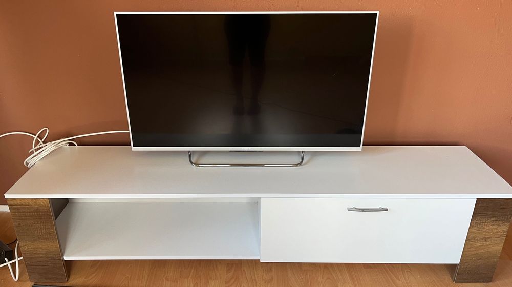 Секция Гала в бяло