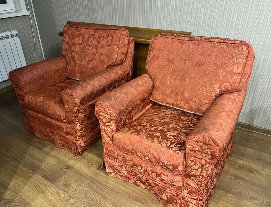 Продам диваны с креслами