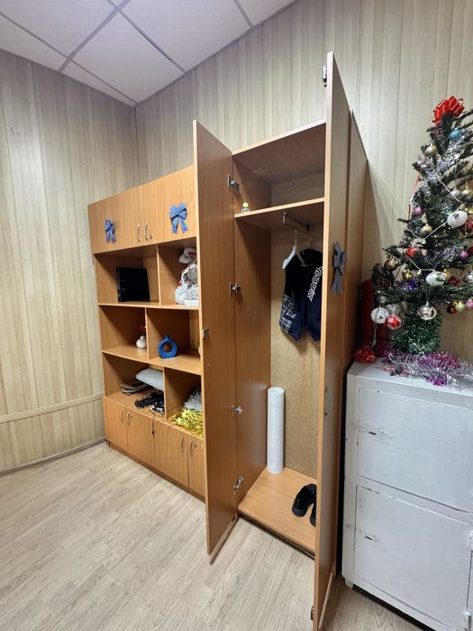 Шкаф офисный продается