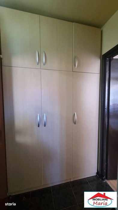 Apartament 2 camere zona centrala 75500 Euro etaj 3 ocupabil