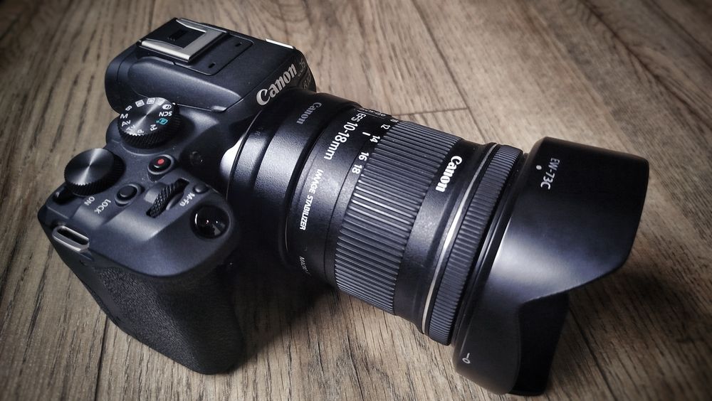 Aparat foto/video Canon EOS R10  Body+ cage