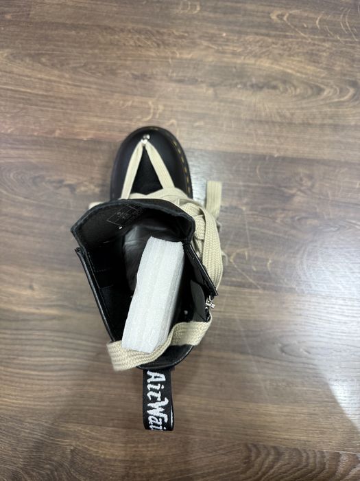 Продаются подростковые ботинки