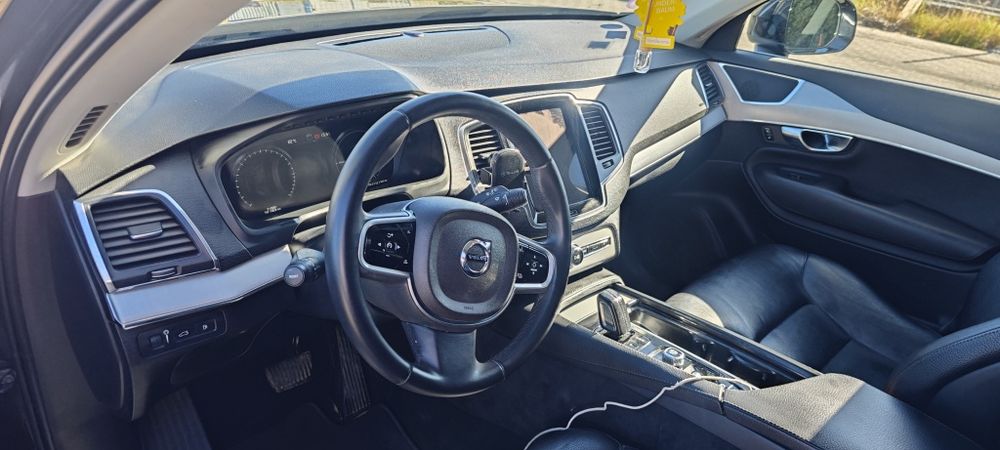 Vând Volvo XC90 7 locuri  plug-in hibrid