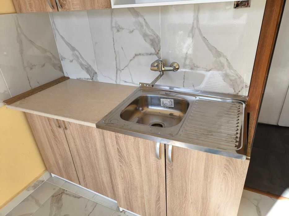Продава се чисто нова кухня