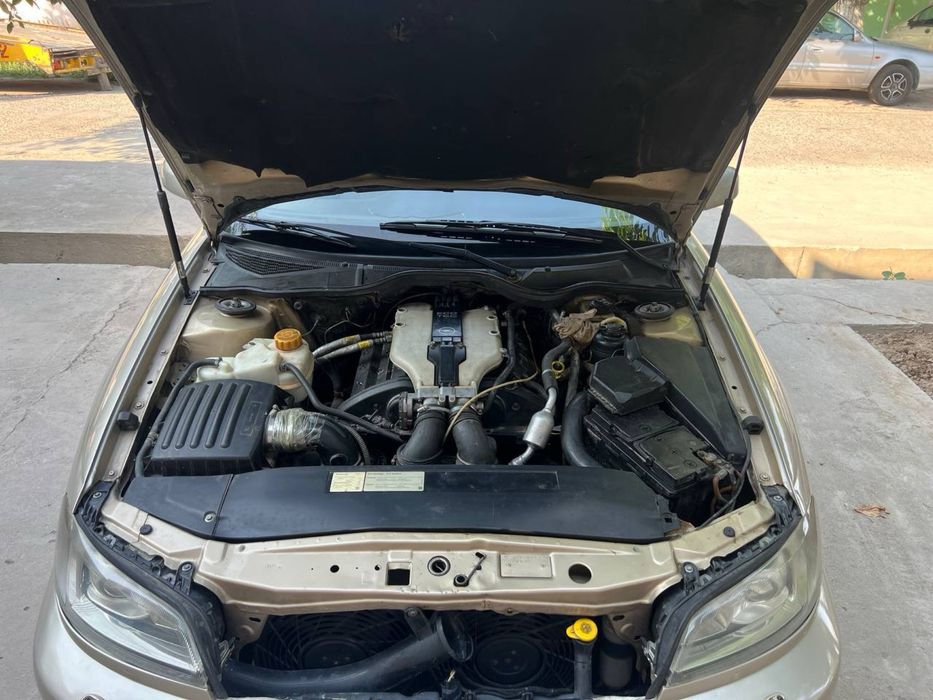 Opel omega srochna sotiladi