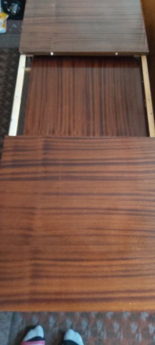 Холна разтегателна маса