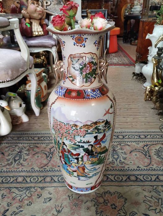 4 броя вази - китайски , ръчно рисувани