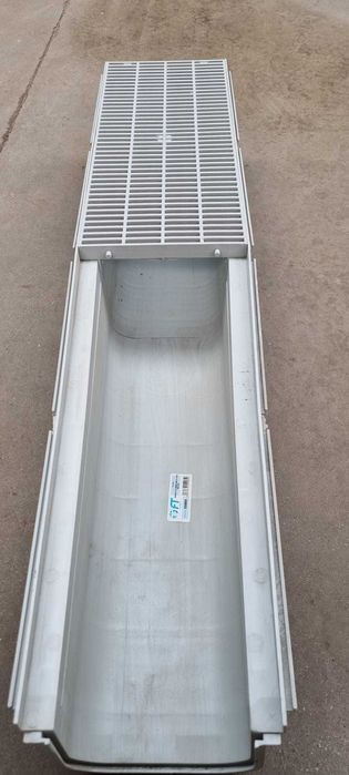 Rigole de scurgere din PVC pentru pavaje